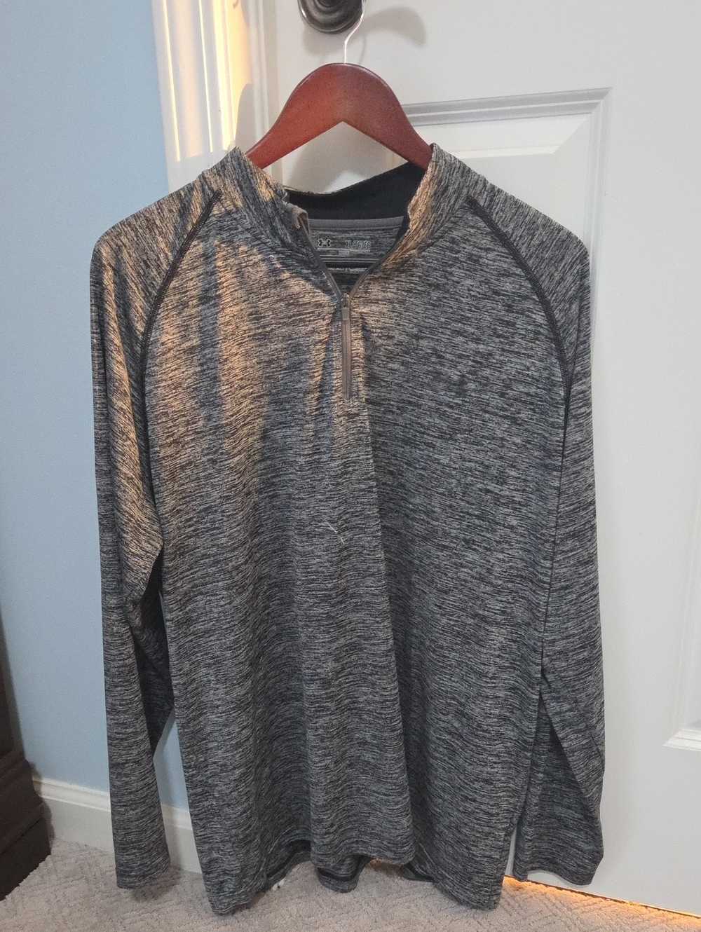 Under Armour Men's Gray Heather Quarter-Zip Long Sleeve